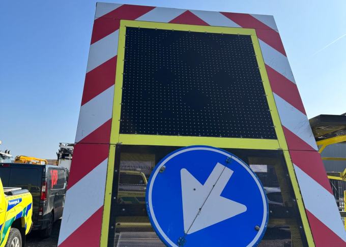 Actiewagen met LED-pijlwagen voor verkeersmaatregelen